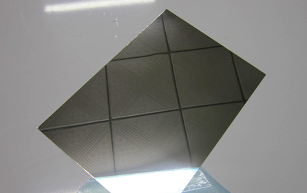 進(jìn)口鏡面鋁板與國(guó)產(chǎn)鏡面鋁板有啥區(qū)別？